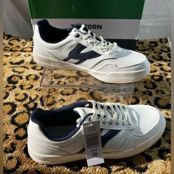 New men's Tretorn Dennis shoes. Size 10.‎  White and Navy. All man made material - Picture 2 of 9